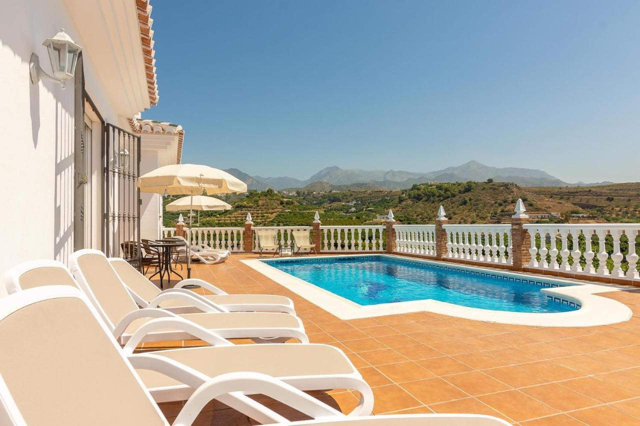 Villa Andalucia: Cerca De Todo, Intimidad Y Espacio Nerja Esterno foto